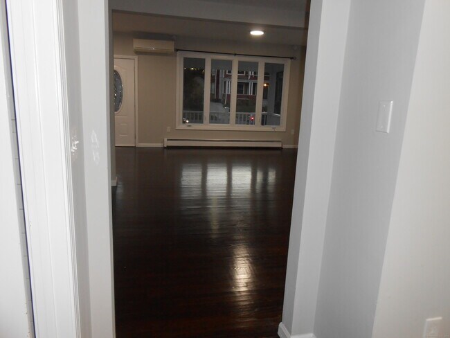 Building Photo - 631 Whalley Ave