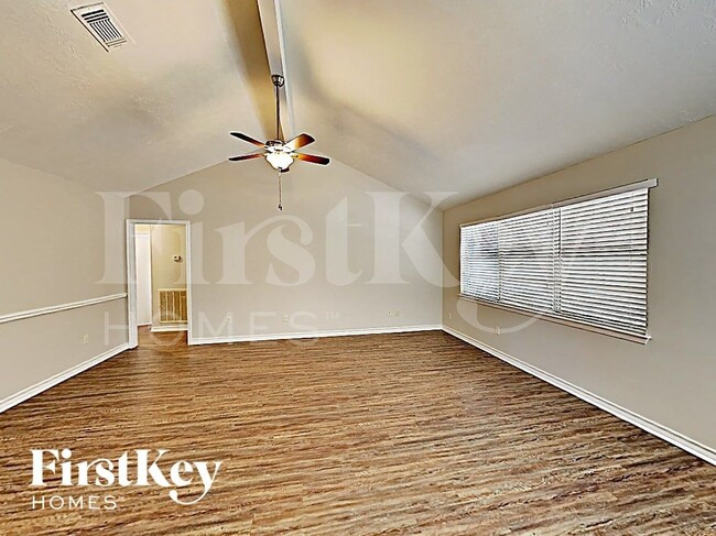 Building Photo - 20327 Bridgedale Ln