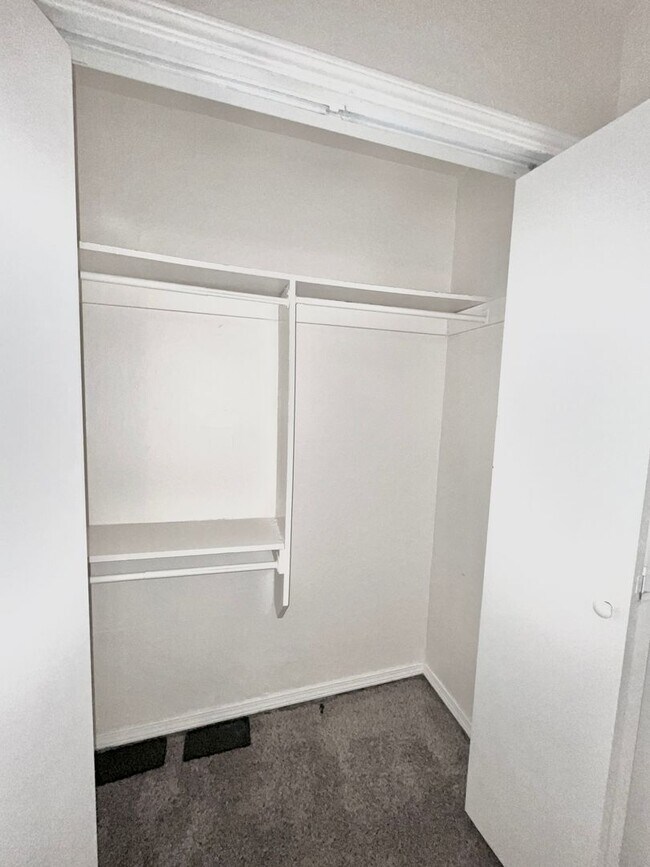 Building Photo - 905-907 Aspen