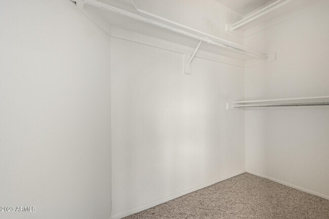 Building Photo - 9422 S 43rd Pl