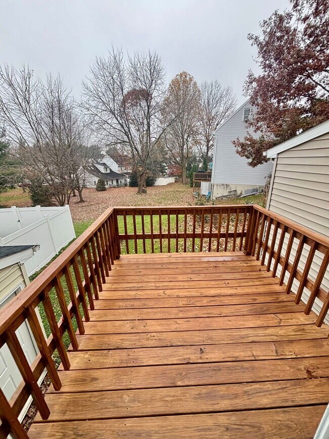 Building Photo - 4 Pheasant Ln