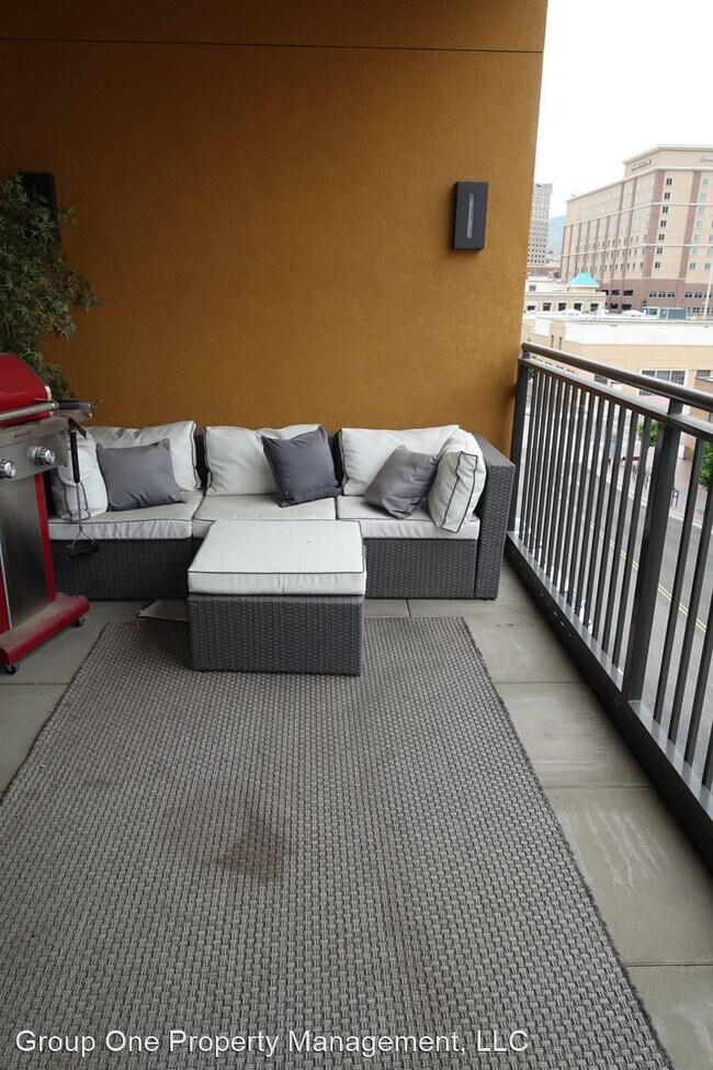 Building Photo - 3 br, 2.5 bath House - 611 S. 8th St. #402