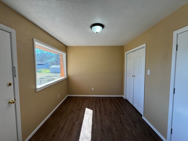 Building Photo - 1108 Duvall Dr