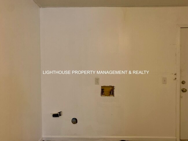 Building Photo - 2 Bed/2 Bath Single Story Townhome with At...