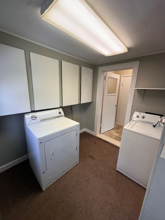 Building Photo - 17 S 1st St