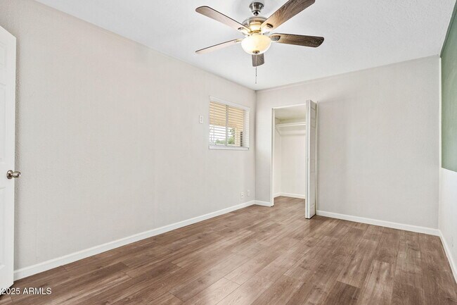 Building Photo - 913 W Highland Ave