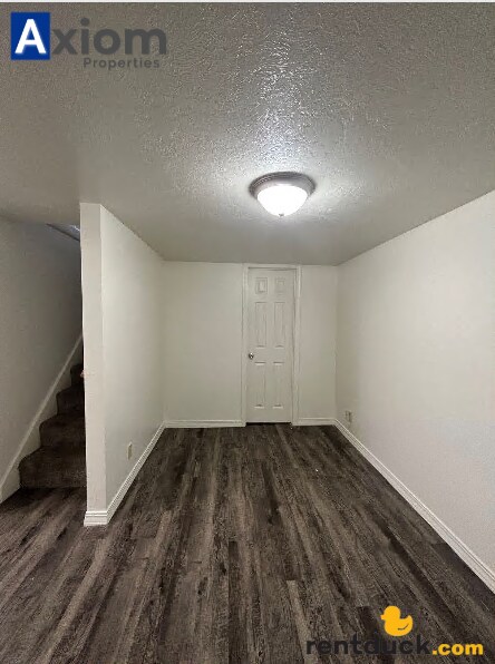 Building Photo - 322 S. 11th-Unit B (downstairs)