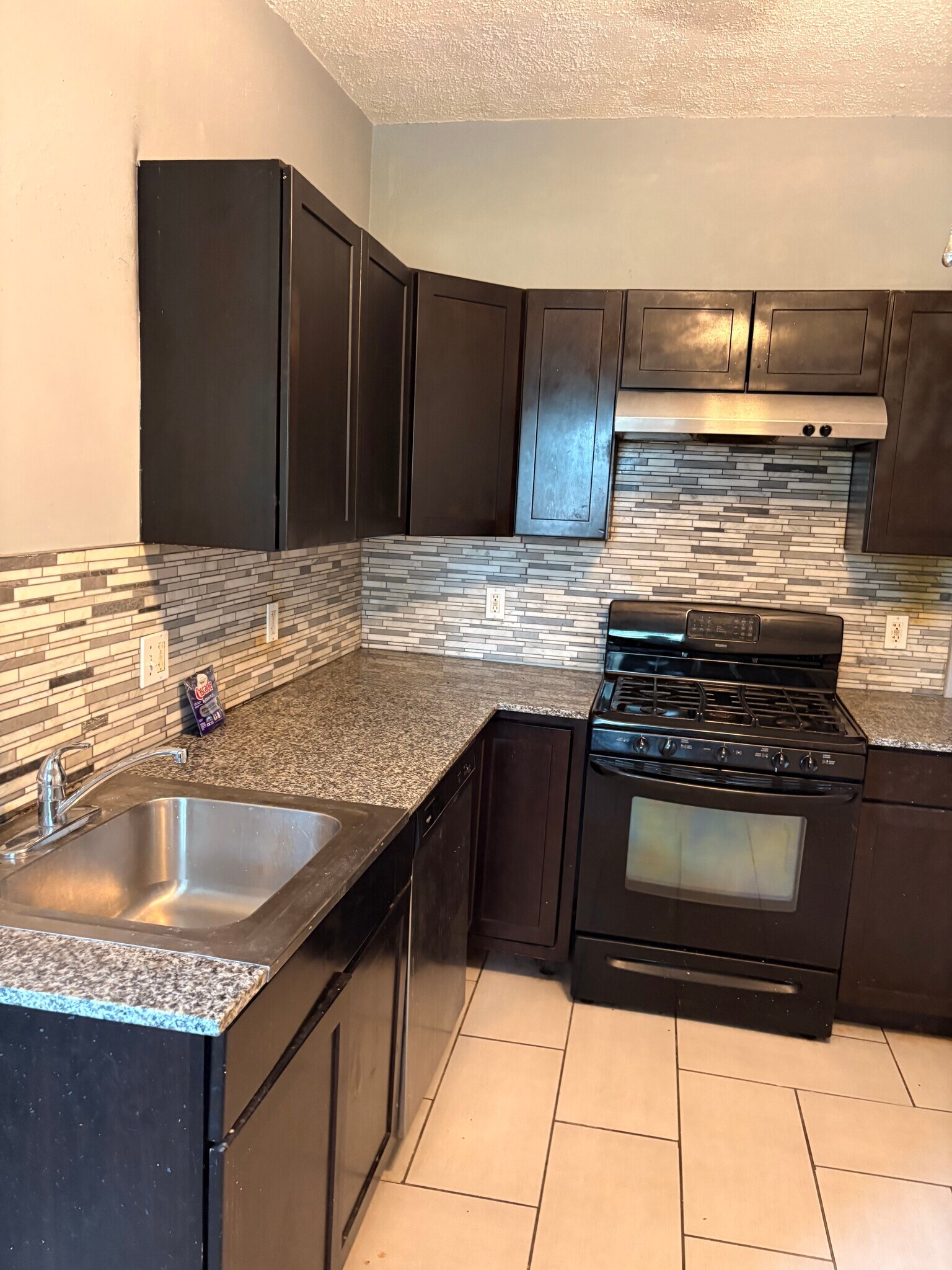 Building Photo - 3723 Sylvan Pl