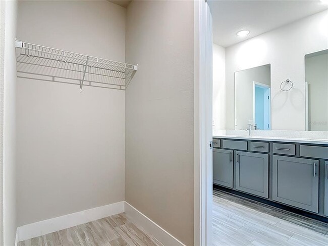 Building Photo - 60 Ballenger Ln