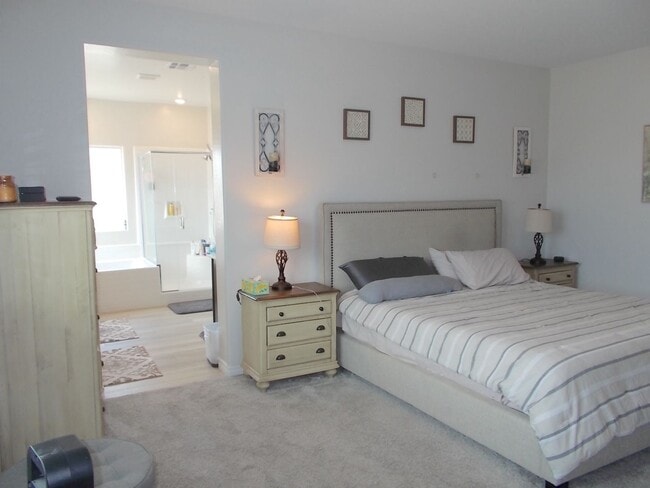 Building Photo - Beautiful 4 Bedroom Home