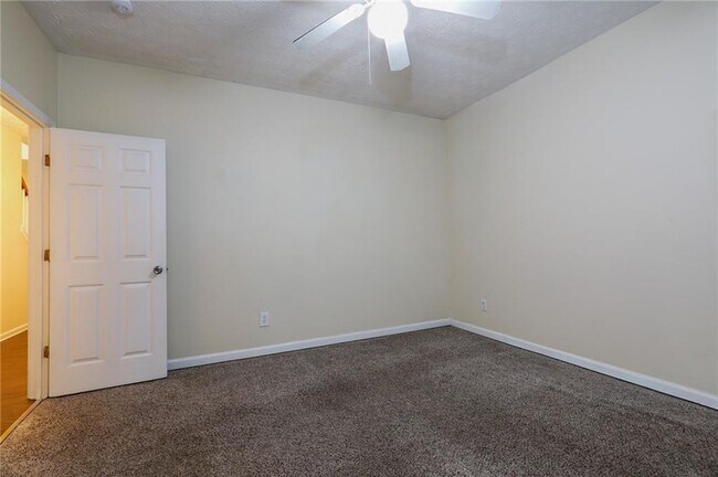 Building Photo - 790 Celeste Ln