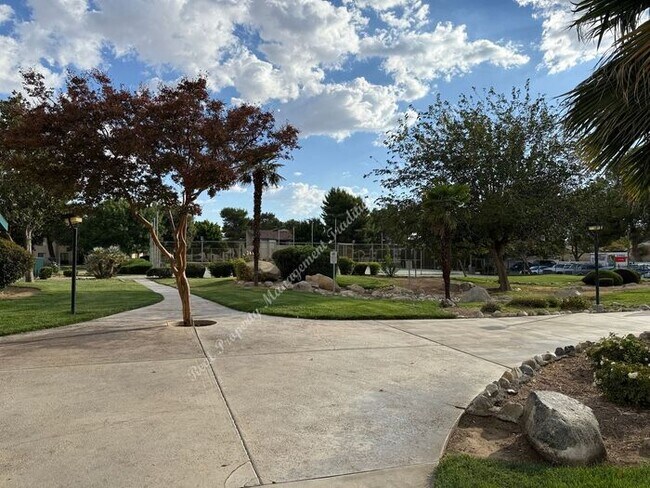 Building Photo - *** Please call us @ 661-266-1400 for information on availability, showings and applications proc...