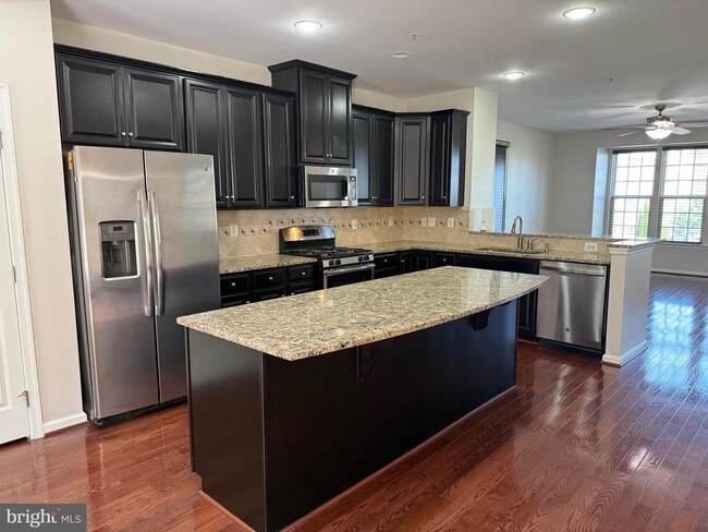 Building Photo - 922 Magnolia Blossom Ct