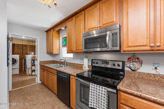 Building Photo - 121 Bluefish Ave