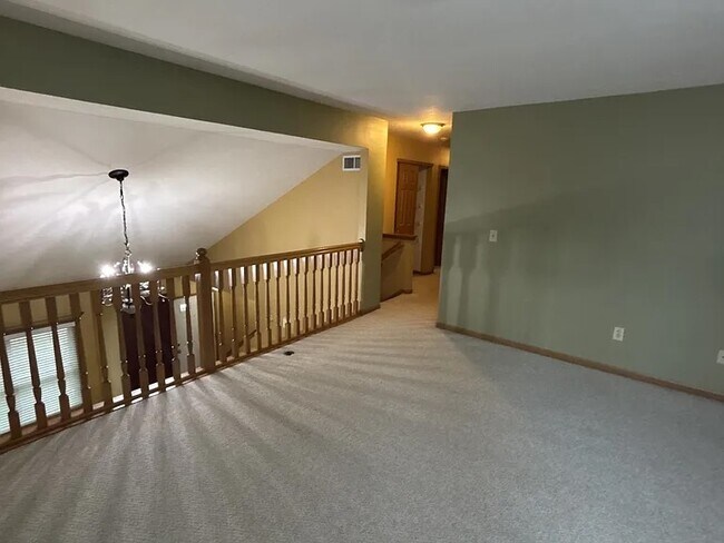 Building Photo - 8629 Fernbrook Dr