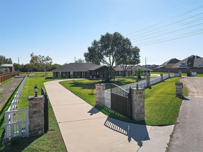 Primary Photo - 26611 Meadow Ln