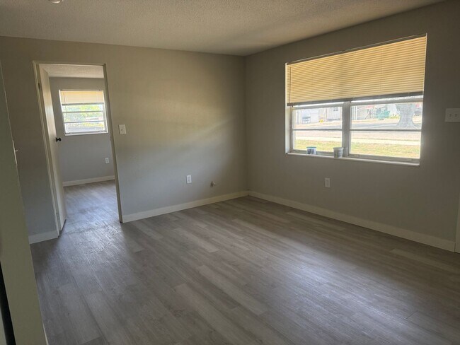 Building Photo - one bed one bath