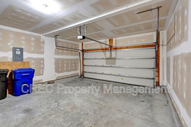 Building Photo - 1190 Triple Crown Ct