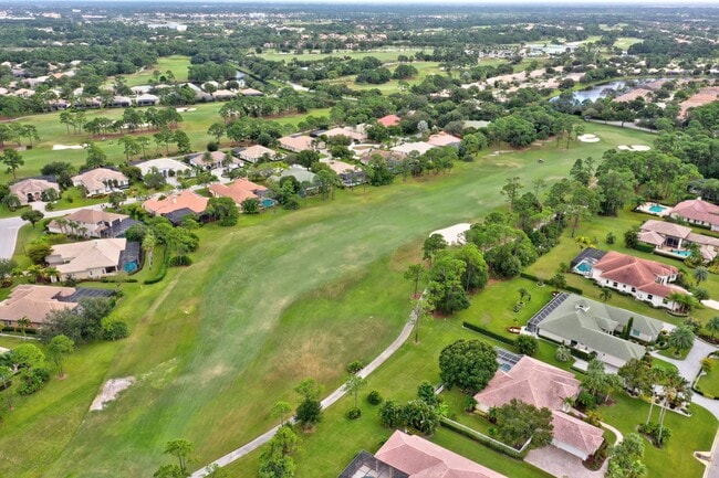 Building Photo - 8028 Plantation Lakes Dr