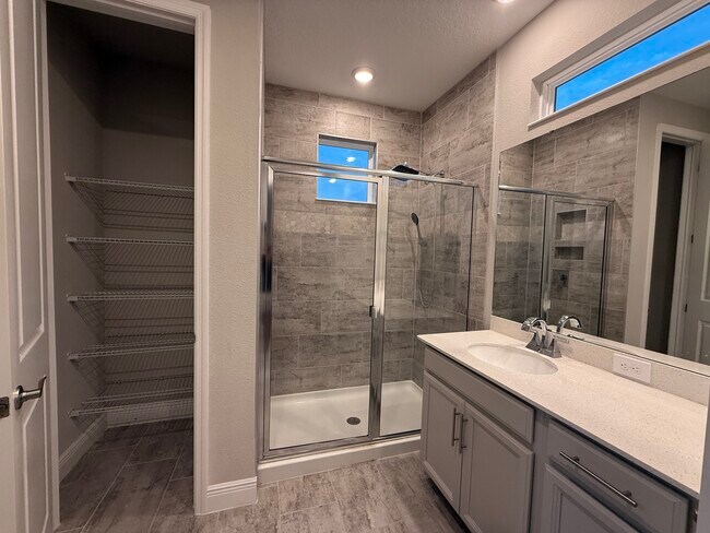 Building Photo - 1943 Standing Rock Cir