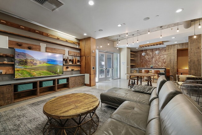 Building Photo - Form 15