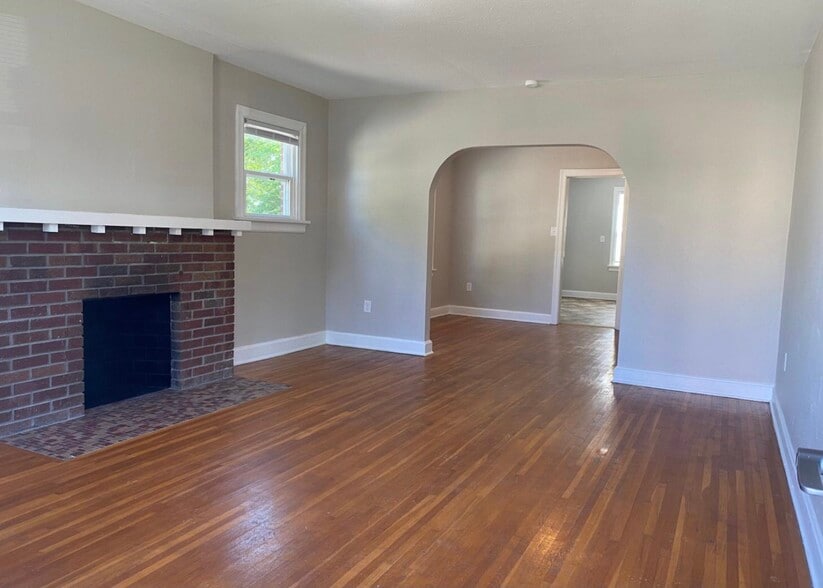 Living Room - 1103 E McCarty St
