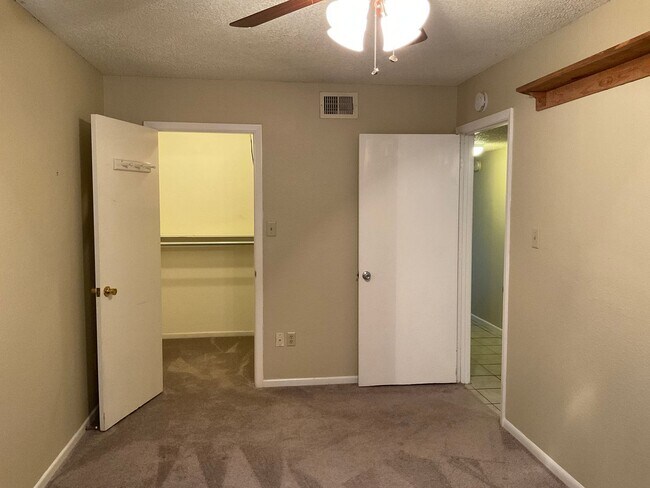 Building Photo - **APPLICATION RECEIVED**  3-Bedroom Home in Downtown Burnet with Large Fenced Yard!