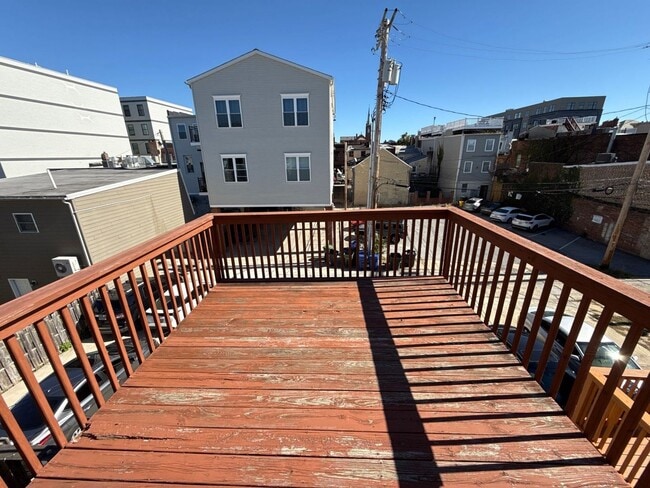 Building Photo - Spacious 4 Bedroom House In Baltimore City