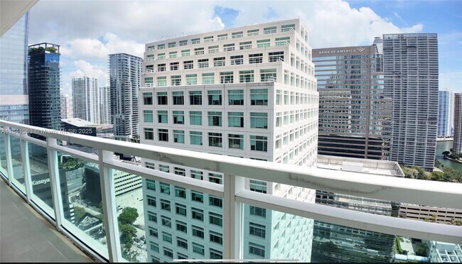 Building Photo - 950 Brickell Bay Dr