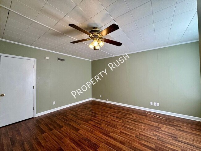 Building Photo - 4502 S Choctaw Dr