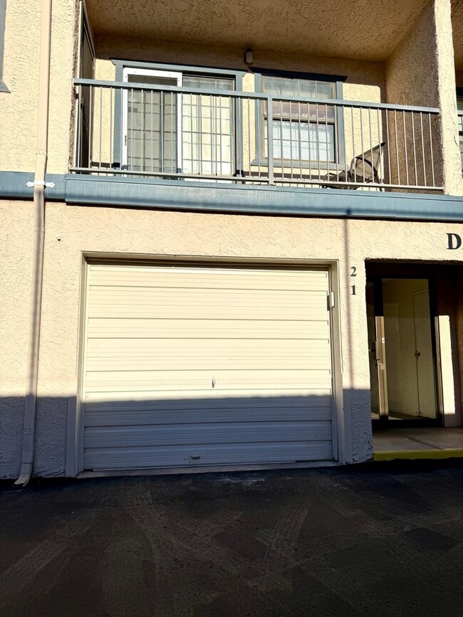 Building Photo - 1675 S Hwy 95