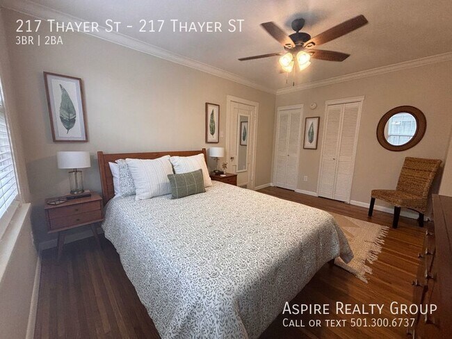 Building Photo - 217 S Thayer St