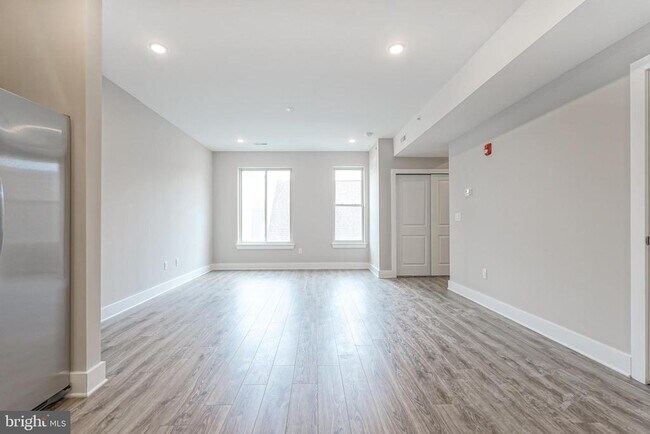 Building Photo - 2162 E Norris St