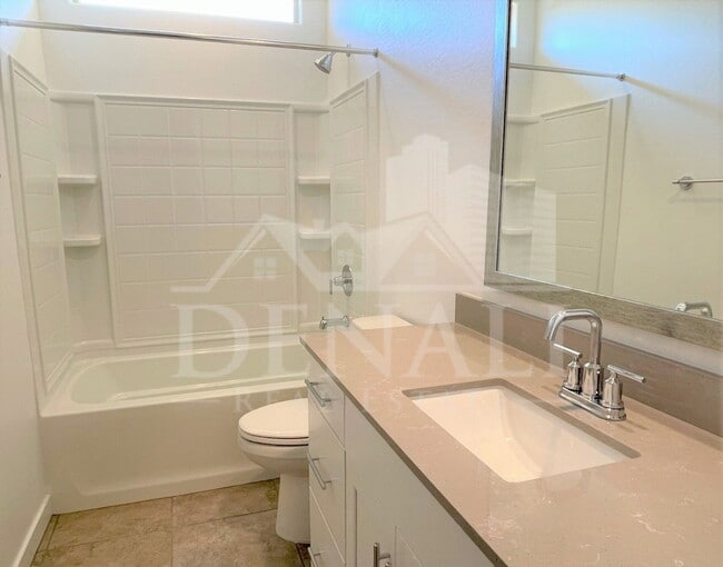 Building Photo - 4622 N 192nd Ln