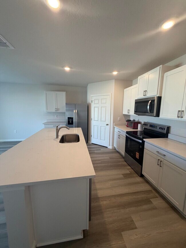 Building Photo - 2008 Olympia Ave SW