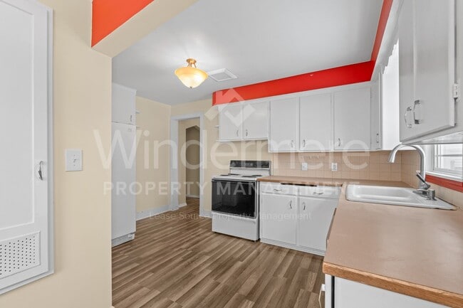 Building Photo - *MOVE IN SPECIAL * 1ST FULL MONTH FREE* Great 3-Bedroom Home IN The Garland District