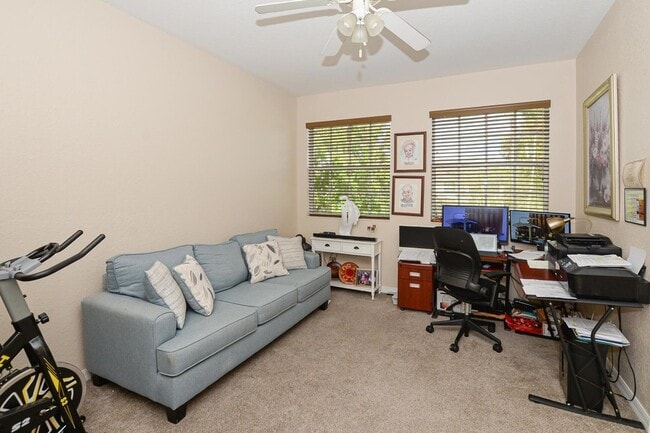 Building Photo - 9949 E Villa Cir