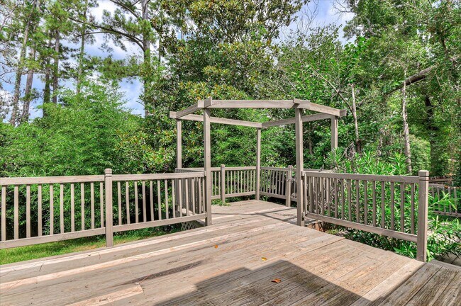 Building Photo - 230 Ronstadt Dr