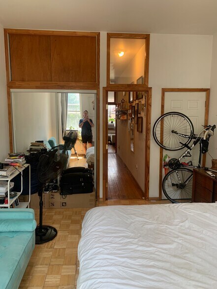 Building Photo - 802 Grand St