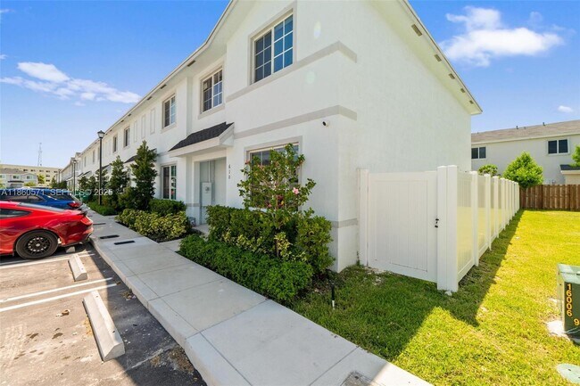 Building Photo - 610 NW 11th St