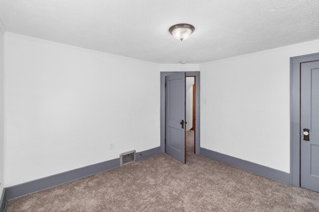 Building Photo - 989 N Howard St