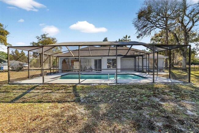 Building Photo - 15047 Woodbury Rd