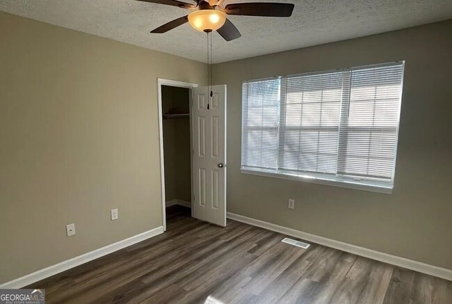 Building Photo - 130 Oxford Ct