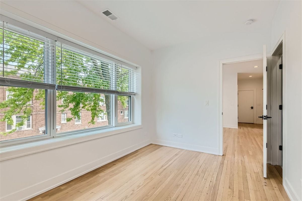 Building Photo - 2604 N Springfield Ave