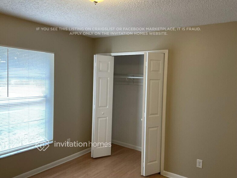 Building Photo - 808 Black Knight Dr