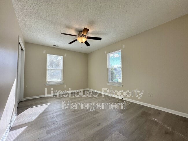 Building Photo - 1273 Nesbitt Dr