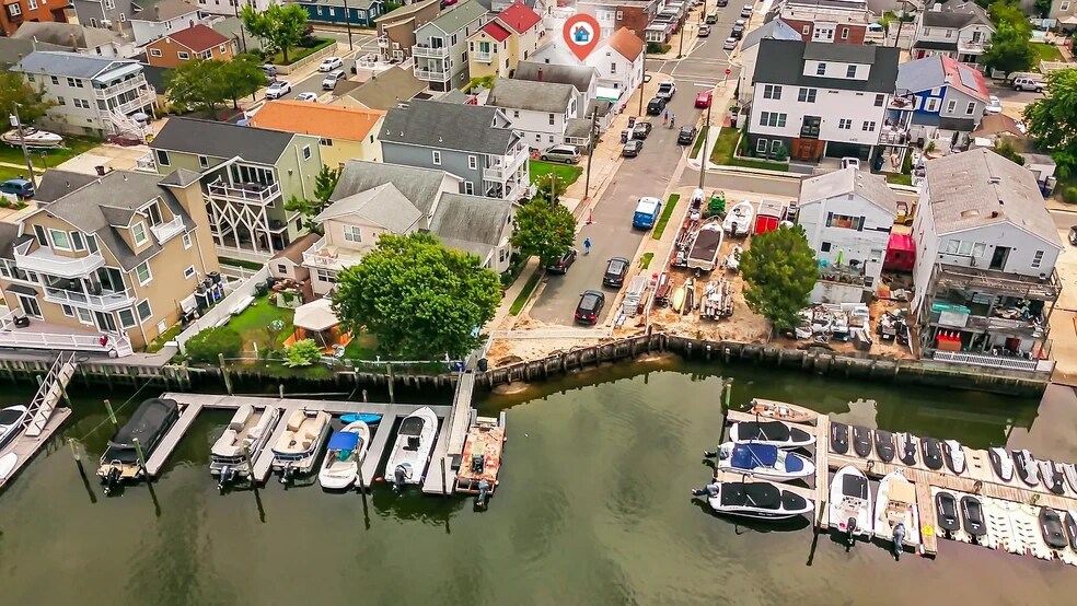 Building Photo - 201 N Portland Ave