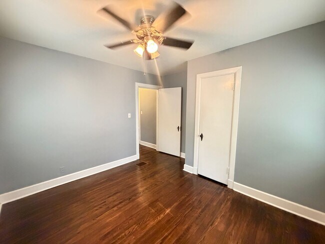 Building Photo - 3 Bedroom Home With A  Basement And Large Back Yard