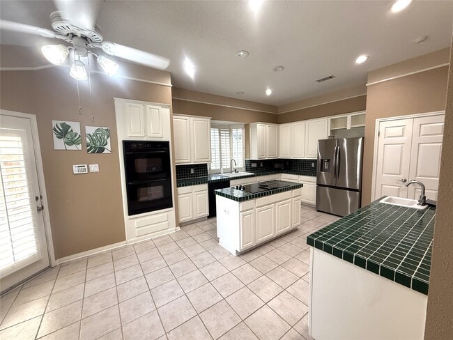 Building Photo - 12810 Apple Forest Trail