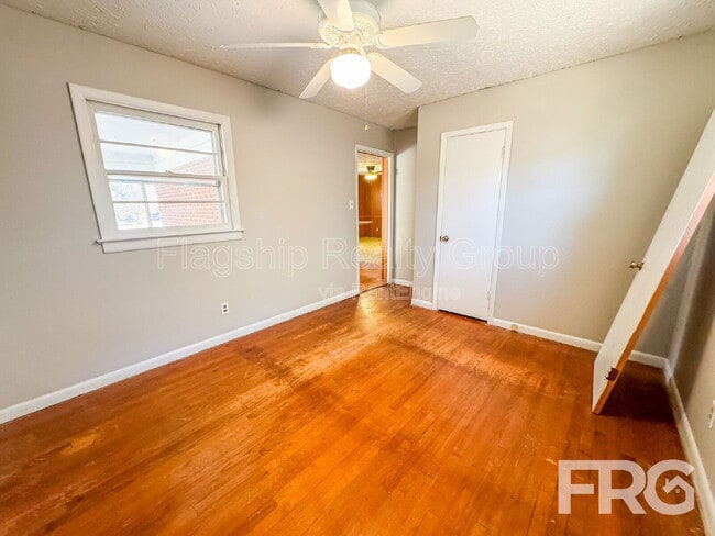 Building Photo - 124 Grant Dr